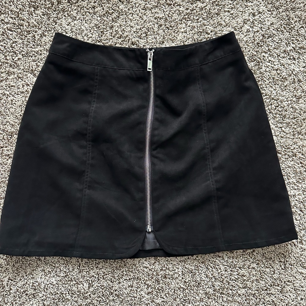 Divided, H&M. Women’s skirt size 8.